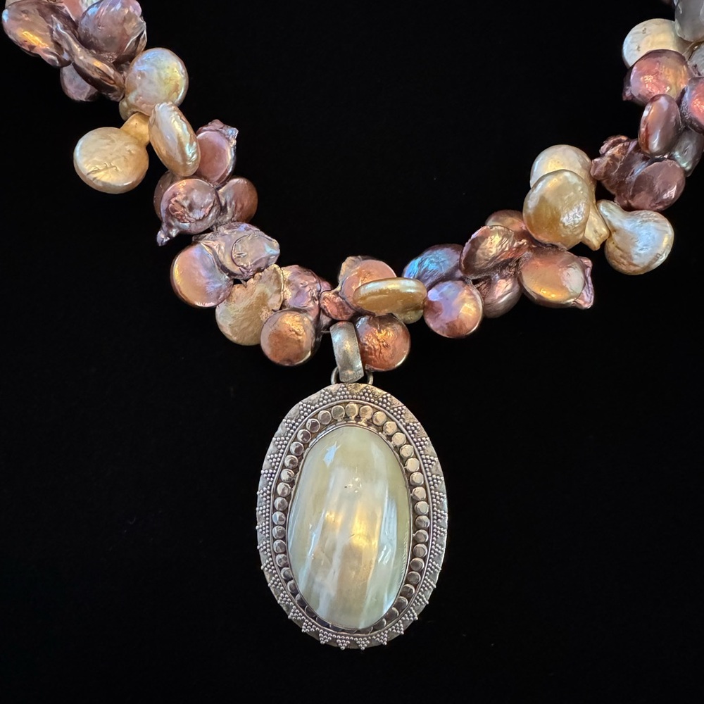 NWOT Freshwater Pearl Necklace with Mother of Pearl 925 Pendant - Picture 2 of 8